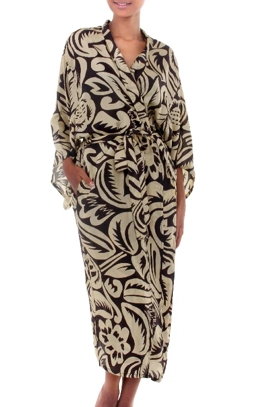 black-hibiscus-haven-balinese-ivory-silk-robe-with-black-hibiscus