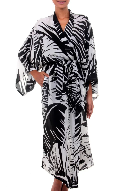 palm-frond-shadow-womens-artisan-crafted-black-and-white-long-silk-robe